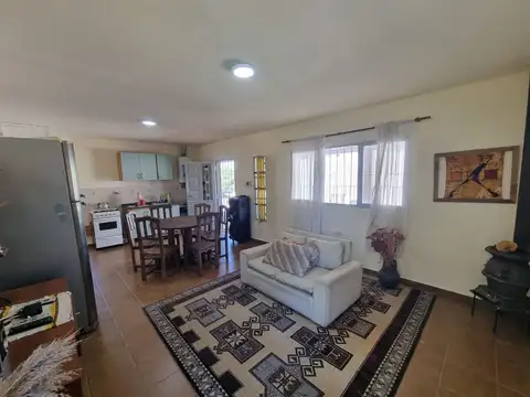 Casa 4 ambientes con 1 baño