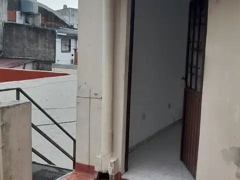 Departamento en Alquiler en Carapachay, $ 450.000