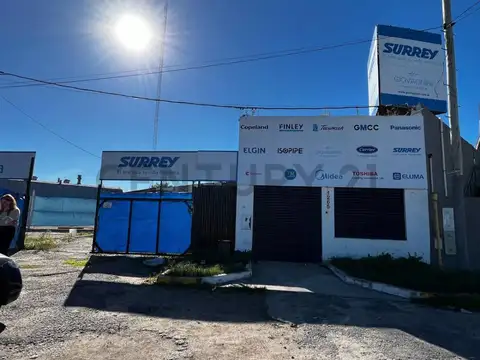 Alquiler de Galpón + Oficina comercial en Avenida 520 y 19, Ringuelet, La Plata.