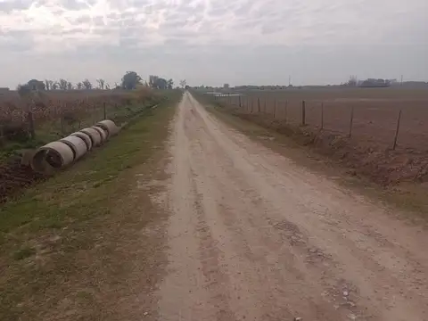 Campo en Ruta 70, al Este de Esperanza. 2 Has.