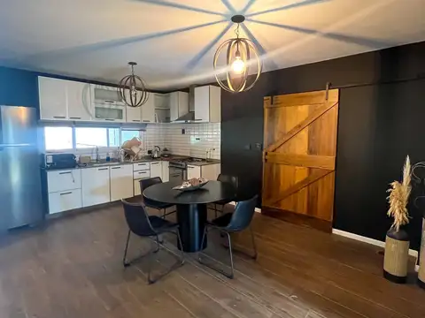 Casa 7 ambientes con 2 baños