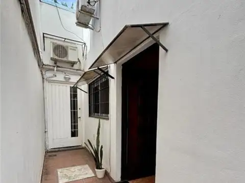 Depto Tipo Casa en Venta en Versalles, USD 136.000