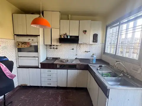 Casa en venta. A reciclar. Lote propio. Villa sarmiento