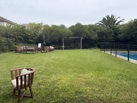 Casa en Alquiler de 4 dormitorios