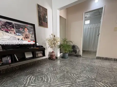 Depto Tipo Casa en Venta en Lanus Este, USD 70.000