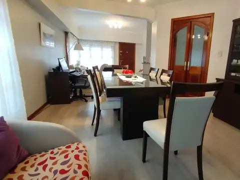 Venta casa con jardín, quincho y pileta en Quilmes