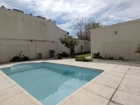 Casa en Venta en Ezpeleta Oeste, USD 180.000