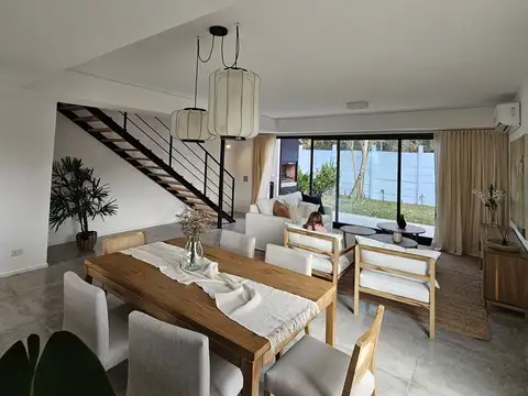 Casa 4 ambientes con 2 baños