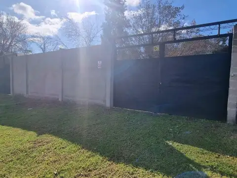 Casa, amplio terreno en venta, sobre ex ruta 8,  ideal desarrollo comercial, en Del Viso, Pilar.