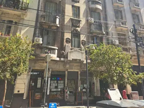 Larrea 100, Piso 7