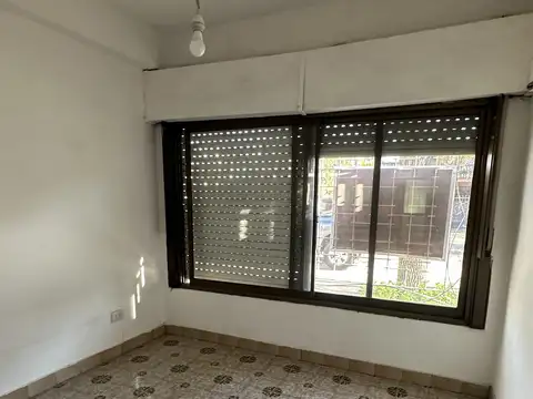 VENTA CASA AMERICANA 2 DORMITORIOS CON GARAGE Y FONDO LIBRE