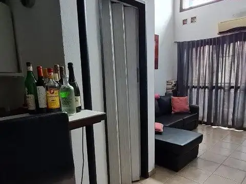 Depto Tipo Casa en Alquiler en Quilmes, $ 600.000