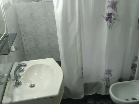 Depto Tipo Casa en Venta 40 años