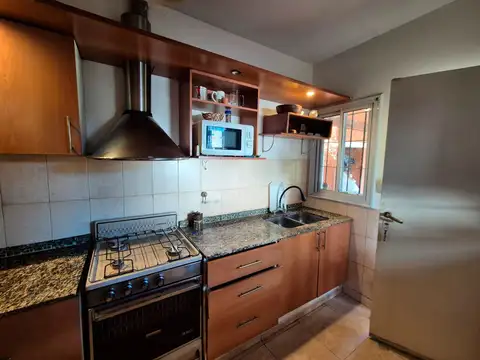 Casa 4 ambientes con 1 baño