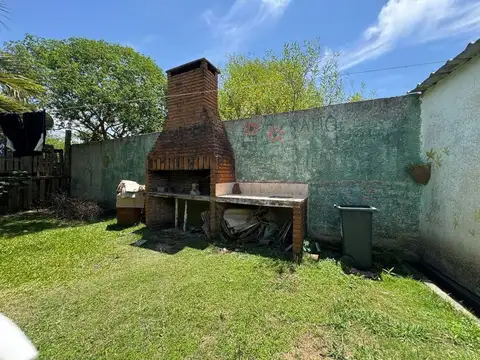 Casa 5 ambientes con 1 baño