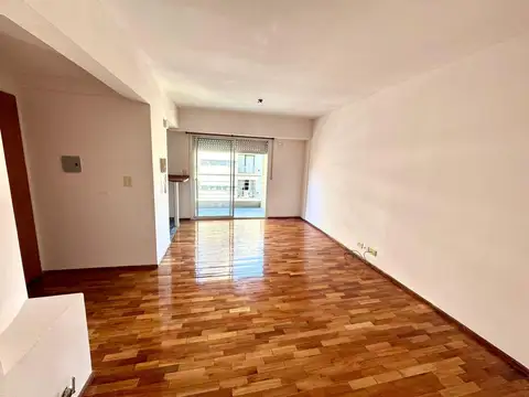 Venta Departamento  1 dormitorio  Frente. Zona UAI / Facultades  Rioja 2800 Rosario