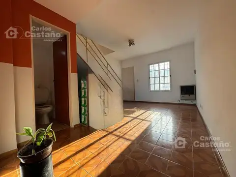 A 1/c de Estación, Dúplex 4 Amb. con Cochera y Fondo