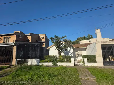 PROPIEDAD EN VENTA - PJE. LUGONES AL 200 -PARA REFACCIONAR