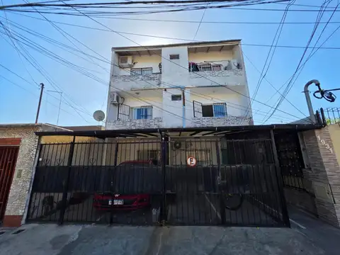 En Venta en Caseros Departamento de 1 Ambiente con Cochera Semicubierta F: 10967
