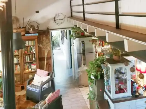 Casa 4 ambientes con 2 baños