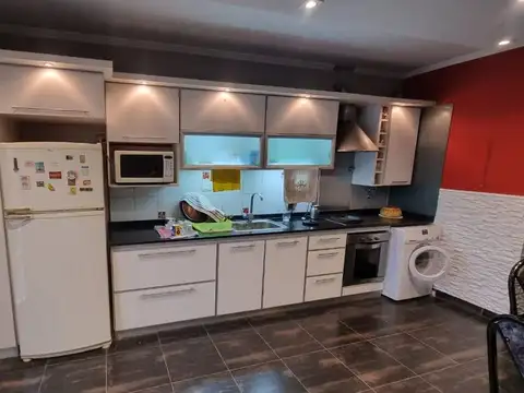 DUPLEX EN COMPLEJO PRIVADO PORTICO III, CAPITAL