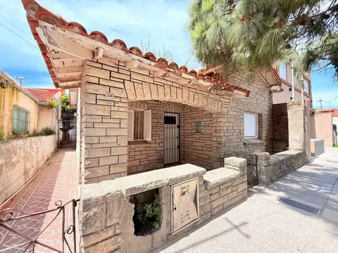 VENTA CASA 3 AMBIENTES A RECICLAR - VILLA LOURDES