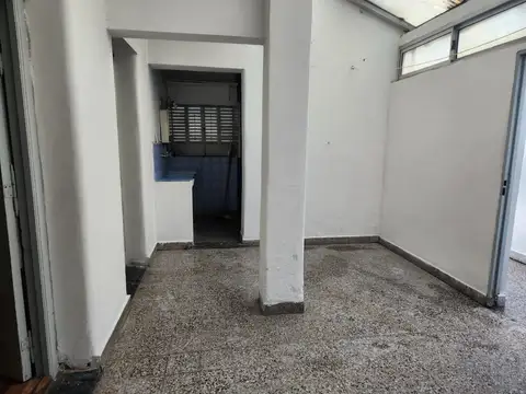 PH FRENTE EN ALQUILER PLANTA BAJA DOS AMBIENTES