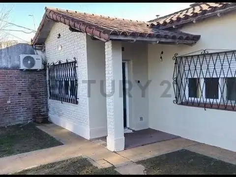 VENTA CASA 3 AMB CON PARQUE EN LOS POLVORINES