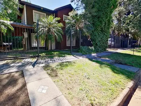 Casa 5 ambientes con 1 baño