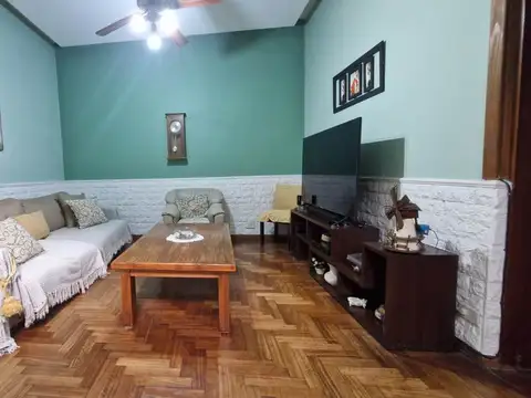 Casa en Venta con 3 cocheras