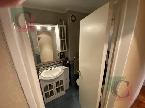 Departamento 4 ambientes con balcon al frente  Lanusita