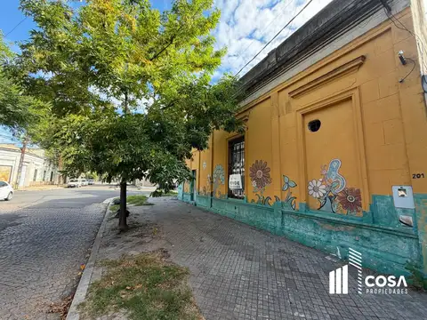 Venta Casa a refaccionar Refinerias Rosario