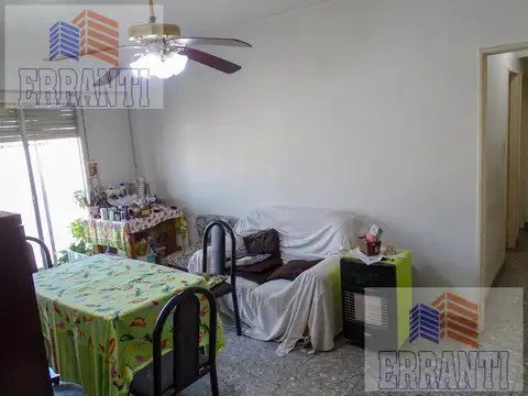 Departamento en venta oportunidad, zona Flores
