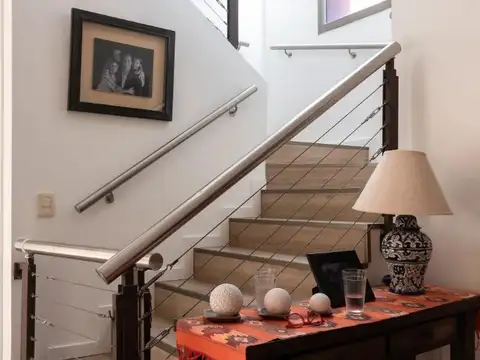 Casa 6 ambientes con 5 baños