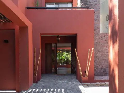 Casa 6 ambientes con 5 baños