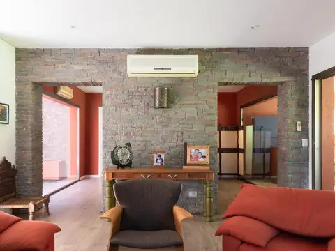 Casa en Venta con 4 cocheras