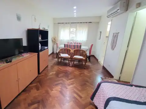 Centro Departamento en alquiler, 3 ambientes lateral, luminoso, con algunos muebles