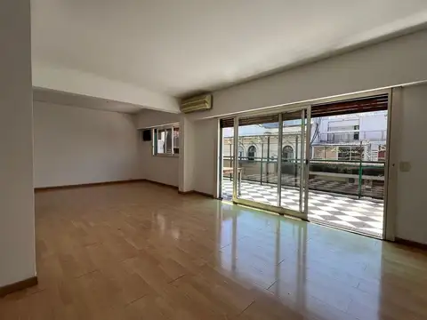 Pena 2500, Piso 8°