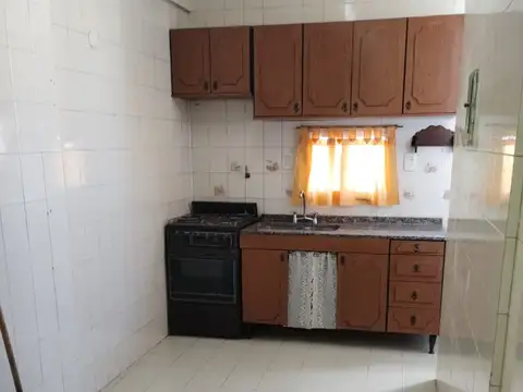 Departamento 3 Ambientes al frente con Balcon