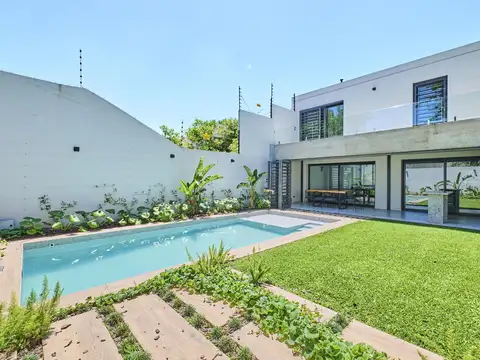Venta Casa 5 Ambientes en Lomas De Zamora