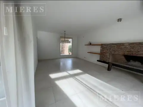 Casa 6 ambientes con 3 baños
