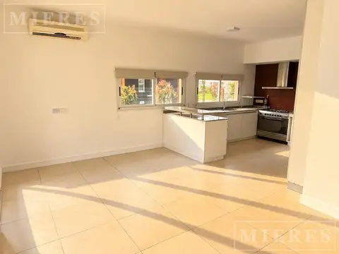 Casa en venta en Los Sauces, lote interno, Nordelta.