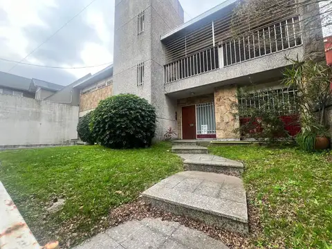 Casa 800m² | Pileta | Quincho | 4 Cocheras  | Banfield Oeste