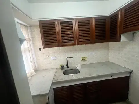 Casa 800m² | Pileta | Quincho | 4 Cocheras  | Banfield Oeste