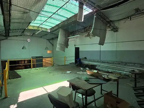 Dr. Prof. Pedro Chutro  al 2600