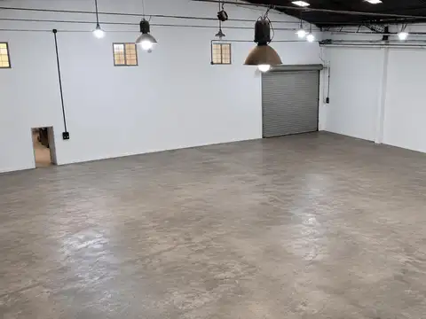 Galpon en Venta 42  mts Fondo