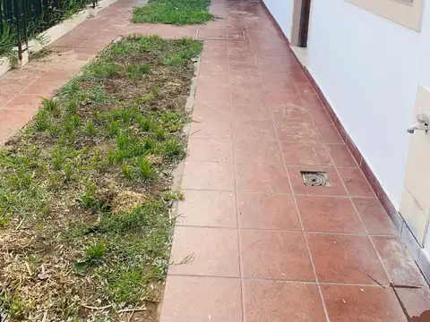 Departamento en alquiler de 2 ambientes con cochera en Berazategui