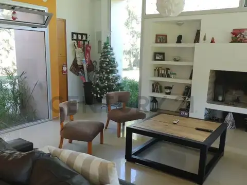 Casa en Venta en Abasto, USD 164.000