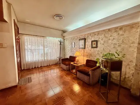 Casa 6 ambientes con cochera y parque en haedo norte