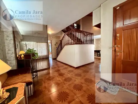 Casa 6 ambientes con 4 baños